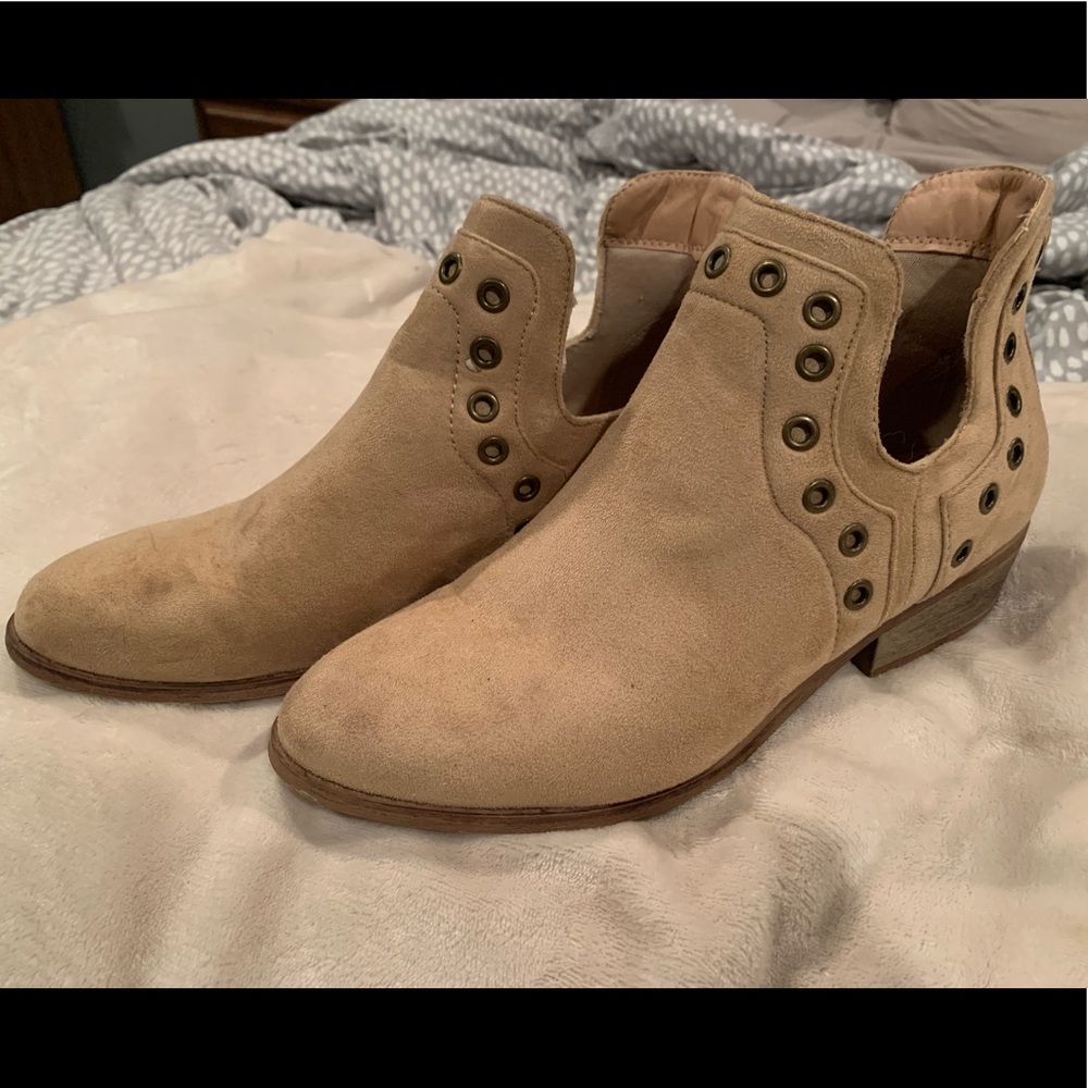 Size 8 1/2 ankle boots.